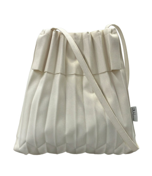 美品 me ISSEY MIYAKE ショルダーバッグ 斜め掛け プリーツ レディース ミー イッセイミヤケ