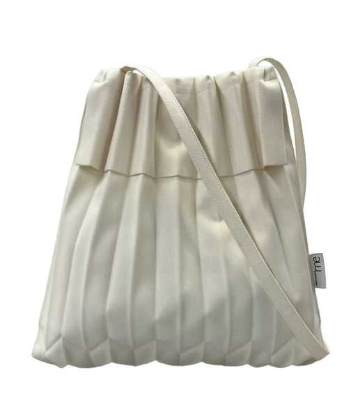 【ISSEY MIYAKE/イッセイミヤケ】プリーツショルダーバッグ 美品 美品 me ISSEY MIYAKE ショルダーバッグ 斜め掛け プリーツ レディース