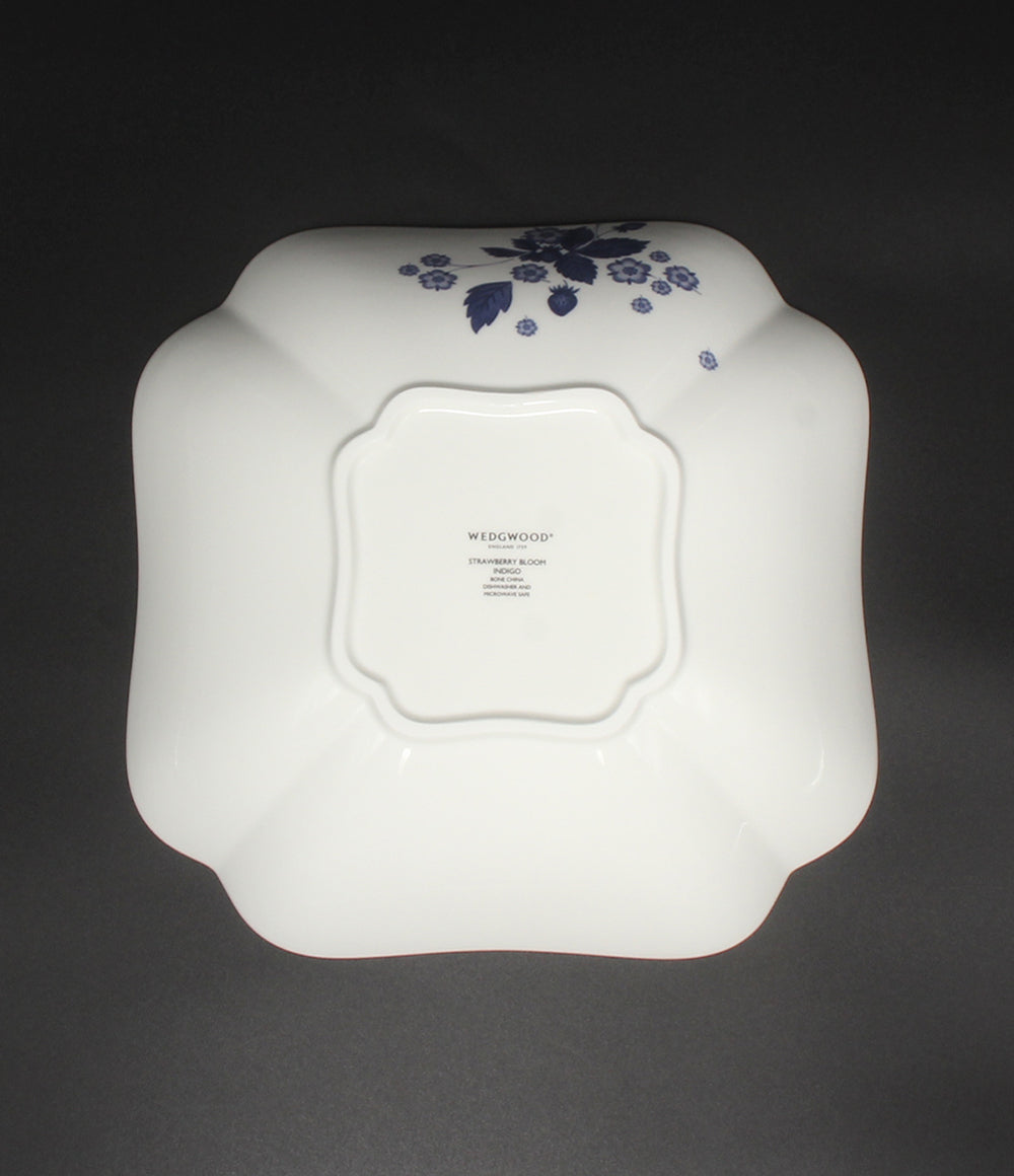 美品 WEDGWOOD スクエアボウル 皿 23cm ストロベリーブルーム インディゴ ウェッジウッド