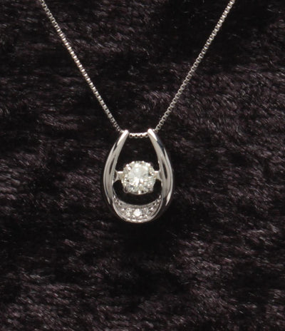 美品 ネックレス Pt900 Pt850 ダイヤ0.15ct 0.01ct ホースシューモチーフ レディース