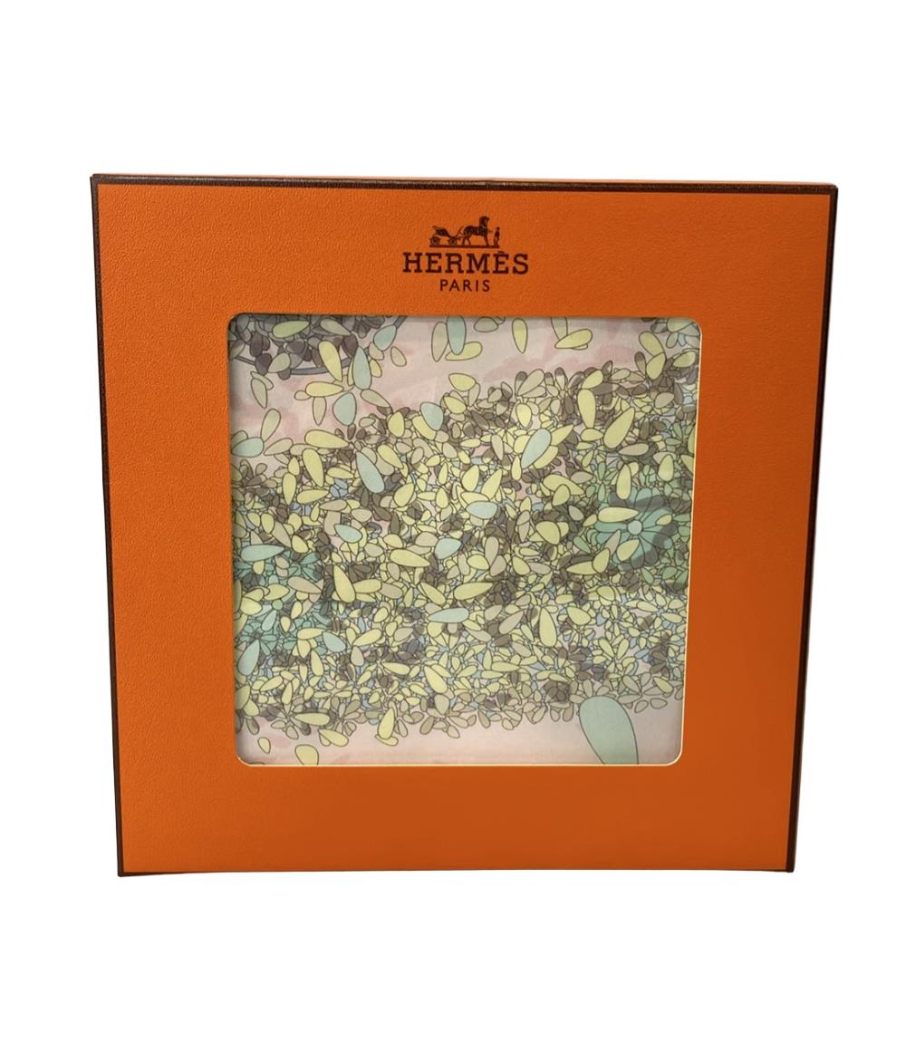 美品エルメススカーフ カレ90花の捧げ物OFFRANDES D'UN JOUR 美品 エルメス スカーフ シルク カレ90 100% 花の捧げ物