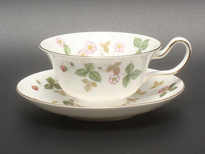 美品 ウェッジウッド カップ＆ソーサー ワイルドストロベリー WEDGWOOD