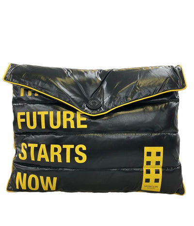美品 MONCLER セカンドバッグ クラッチバッグ ダウン BUSTA PIUMINO THE FUTURE START NOW メンズ モンクレール
