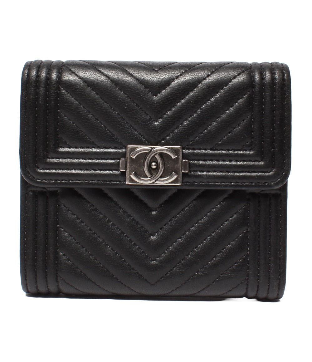 CHANEL 二つ折り財布 31番台 シェブロン Vステッチ シルバー金具 ボーイシャネル レディース シャネル