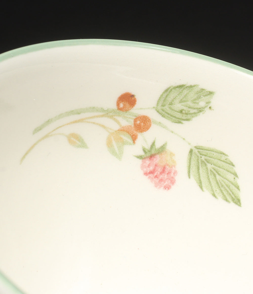 美品 WEDGWOOD カップ＆ソーサー フェスティビティ ラズベリー ウエッジウッド
