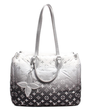 美品 ルイヴィトン トートバッグ オンザゴー MM モノグラム ナイロン グラデーション フロスト LV SKI LVスノー カプセルコレクション M11847