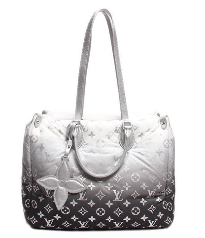 美品 ルイヴィトン トートバッグ オンザゴー MM モノグラム ナイロン グラデーション フロスト LV SKI LVスノー カプセルコレクション M11847