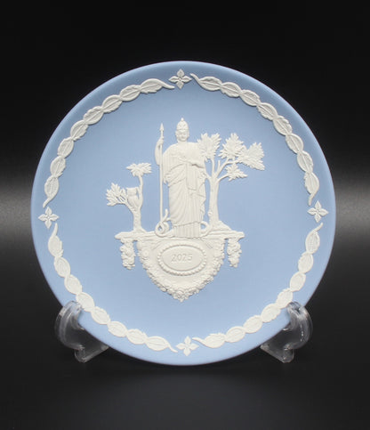 美品 WEDGWOOD イヤープレート 飾り皿 17cm 2025 ウェッジウッド