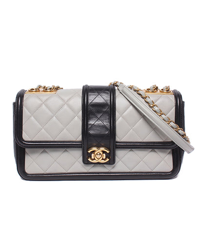 CHANEL チェーンショルダーバッグ 肩掛け 斜め掛け ゴールド金具 20番台 デカマトラッセ ダブルチェーン シングルフラップ レディース シャネル