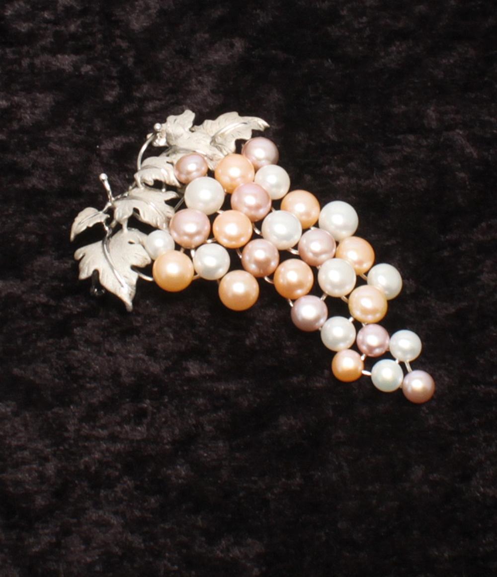 ブローチ SV925 淡水ボタンパール 7-9mm ブドウモチーフ レディース