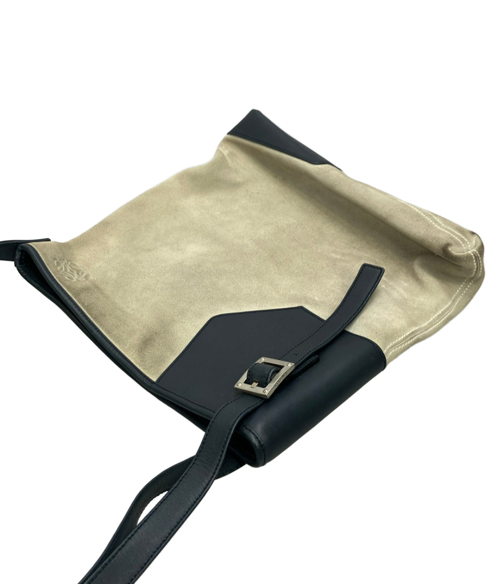 LOEWE ショルダーバッ肩掛け レディース ロエベ