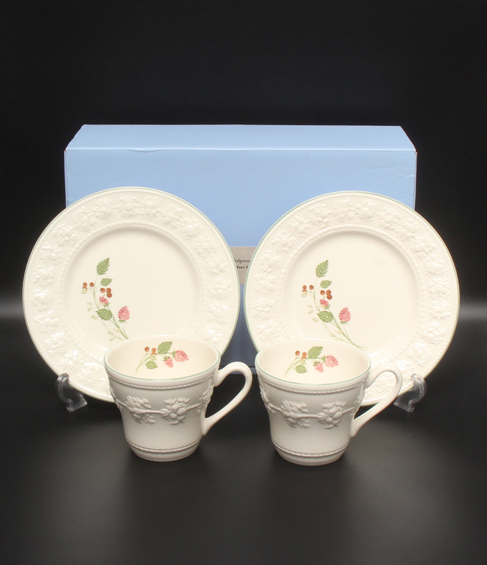 美品 WEDGWOOD プレート 皿 20cm マグカップ 4点セット フェスティビティ ラズベリー ウエッジウッド