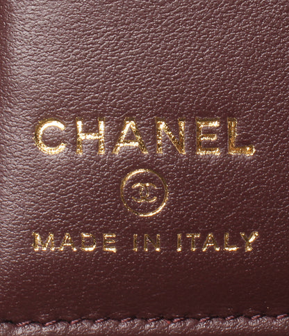 美品 CHANEL 二つ折り財布 パスポートケース マトラッセ ゴールド金具 ランダム番台 キャビアスキン AP3791 レディース シャネル