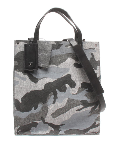美品 VALENTINO 2WAY トートバッグ ショルダーバッグ 斜め掛け スタッズ カモフラ柄 迷彩柄 メンズ ヴァレンティノ