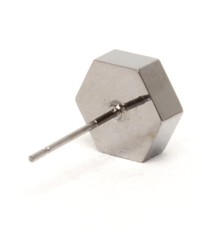 美品 Vivienne Westwood 片耳ピアス アデル シングル スタッド ユニセックス ヴィヴィアンウエストウッド