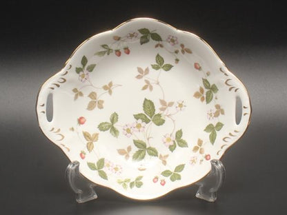 美品 ウエッジウッド ウィンザートレイ 皿 20cm ワイルドストロベリー WEDGWOOD