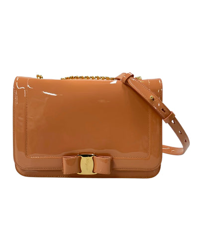 美品 Salvatore Ferragamo ショルダーバッグ 斜め掛け チェーン ヴァラ リボン AU21 G878 レディース サルヴァトーレフェラガモ