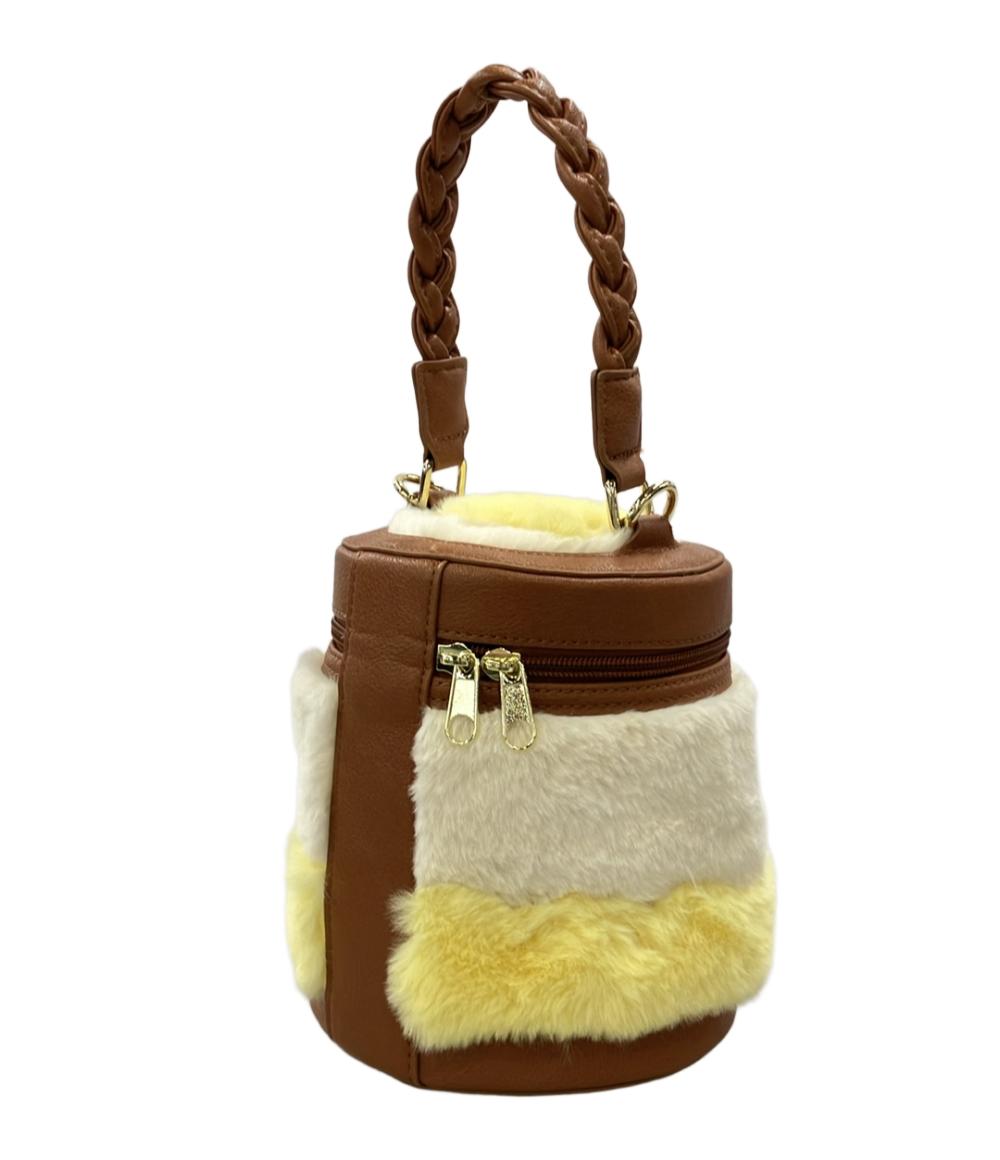 美品 Pokemon Company 2WAY ハンドバッグ ショルダーバッグ 斜め掛け Bring a picnic! パピマッチ レディース ポケモンセンター