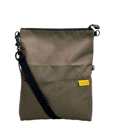 美品 KEEN ショルダーバッグ 斜め掛け ユニセックス キーン