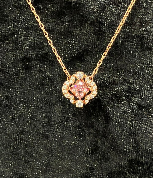 美品 スワロフスキー ネックレス フラワーモチーフ クローバー