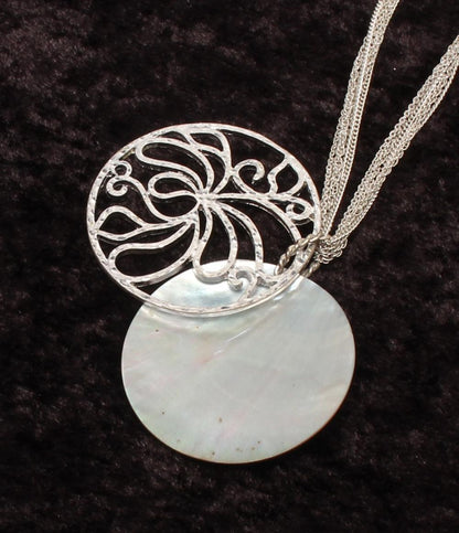 Laura Ashley 5連ネックレス シェル レディース ローラアシュレイ