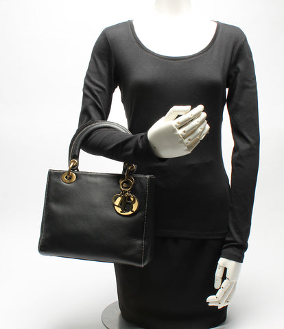 迪奥美容产品皮手袋的Lady Dior女装迪奥