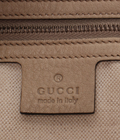 Gucci的皮肩袋与双G流浪汉女士GUCCI
