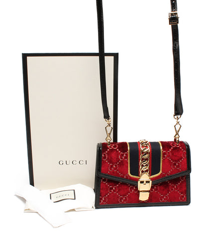 Gucci New Belvet เดียวกัน×สิทธิบัตรกระเป๋าสะพายไหล่ขนาดเล็ก Silvi ผู้หญิง Gucci