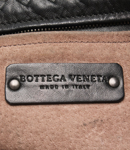 Bottega Veneta: The Sholder Bag Ladies