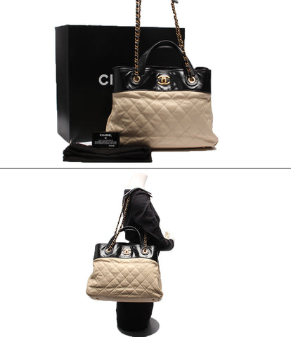 Chanel 2way หนังกระเป๋าสะพายมือวงเล็บทองของผู้หญิง Chanel