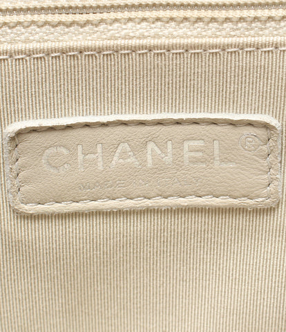 ผลิตภัณฑ์ความงามของชาแนลรอบกระเป๋าสะพายโซ่เงินฟิตติ้ง Matrass สุภาพสตรี Chanel