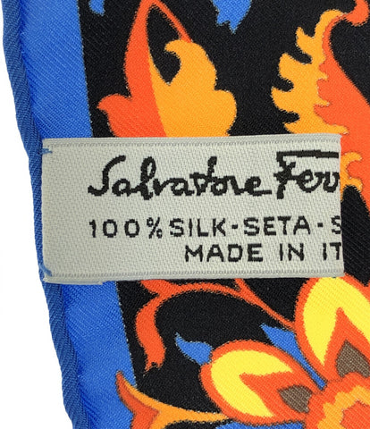 サルバトーレ　フェラガモ　スカーフ（100%シルク)
