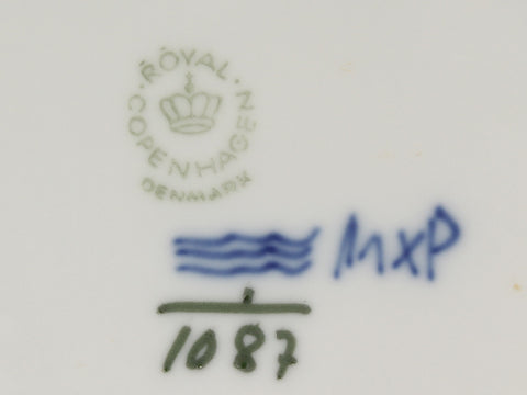Royal Cost Hagen จานจาน 17.5 ซม. สีฟ้าร่องลูกไม้เต็มรอยัลโคเปนเฮเกน